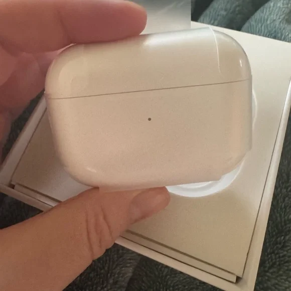 Apple AirPods Pro with MagSafe Charging Case
